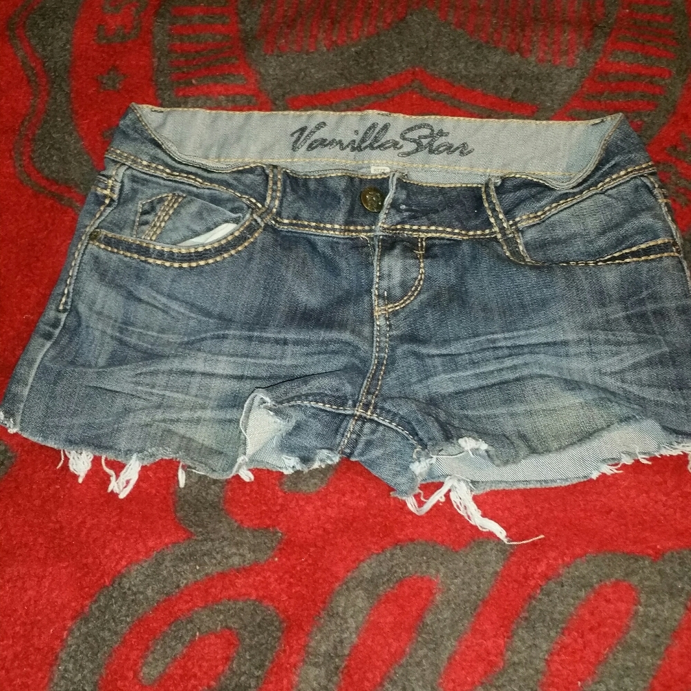 Vanilla star shorts